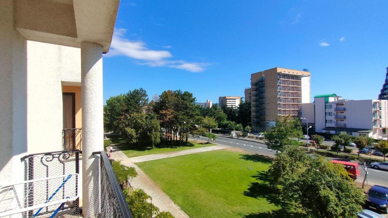 Holiday Apartcomplex Royal Sun Солнечный берег Экстерьер фото